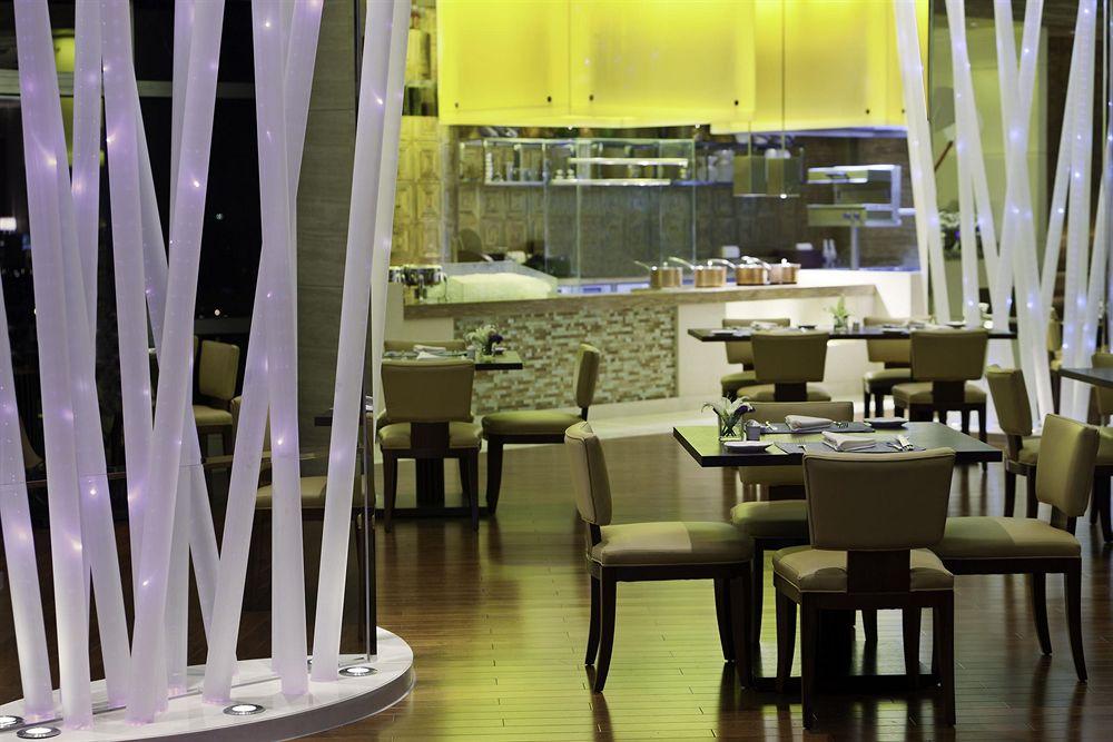 The Westin Nanjing Xuanwu Lake Экстерьер фото