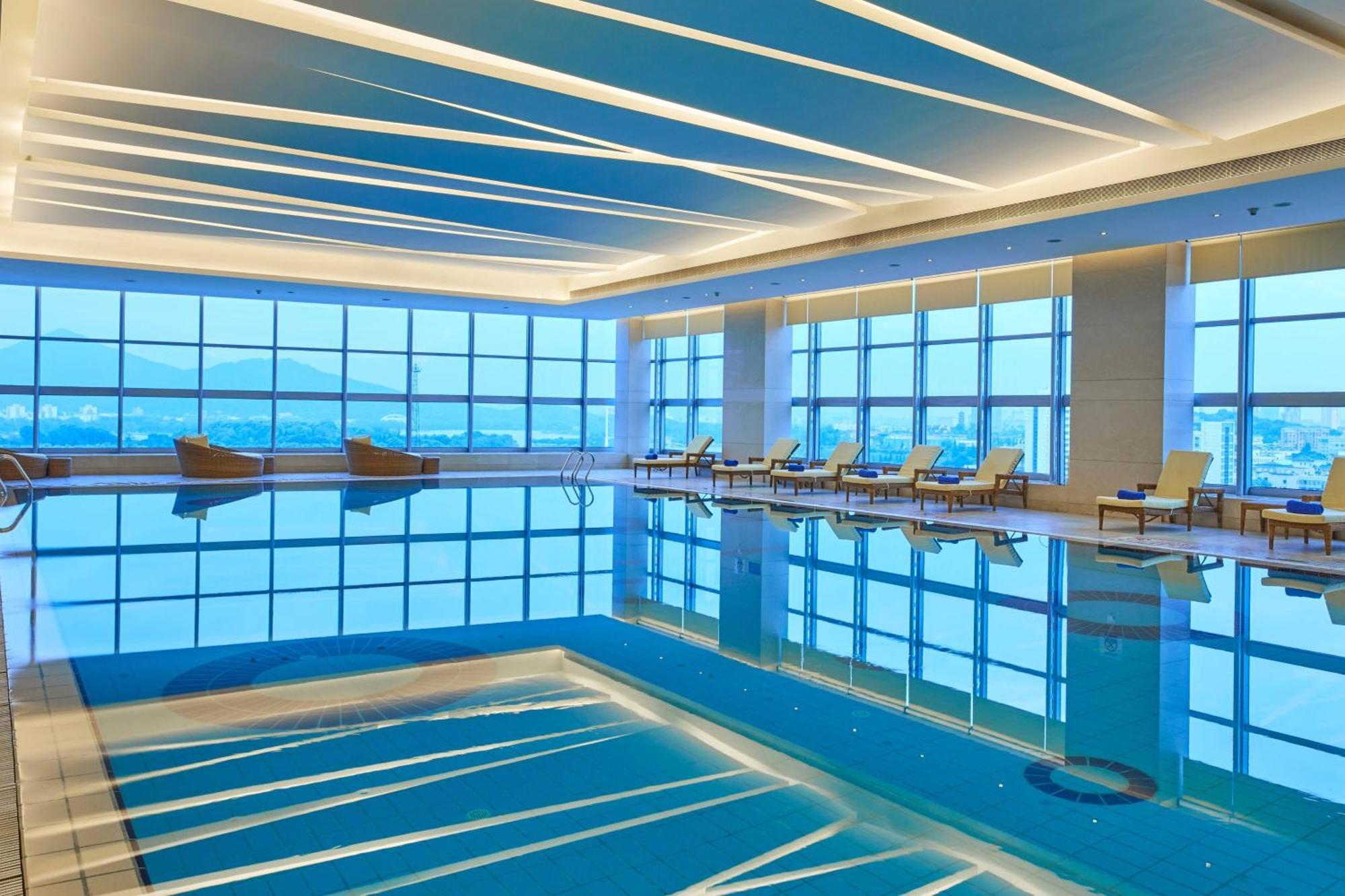 The Westin Nanjing Xuanwu Lake Экстерьер фото