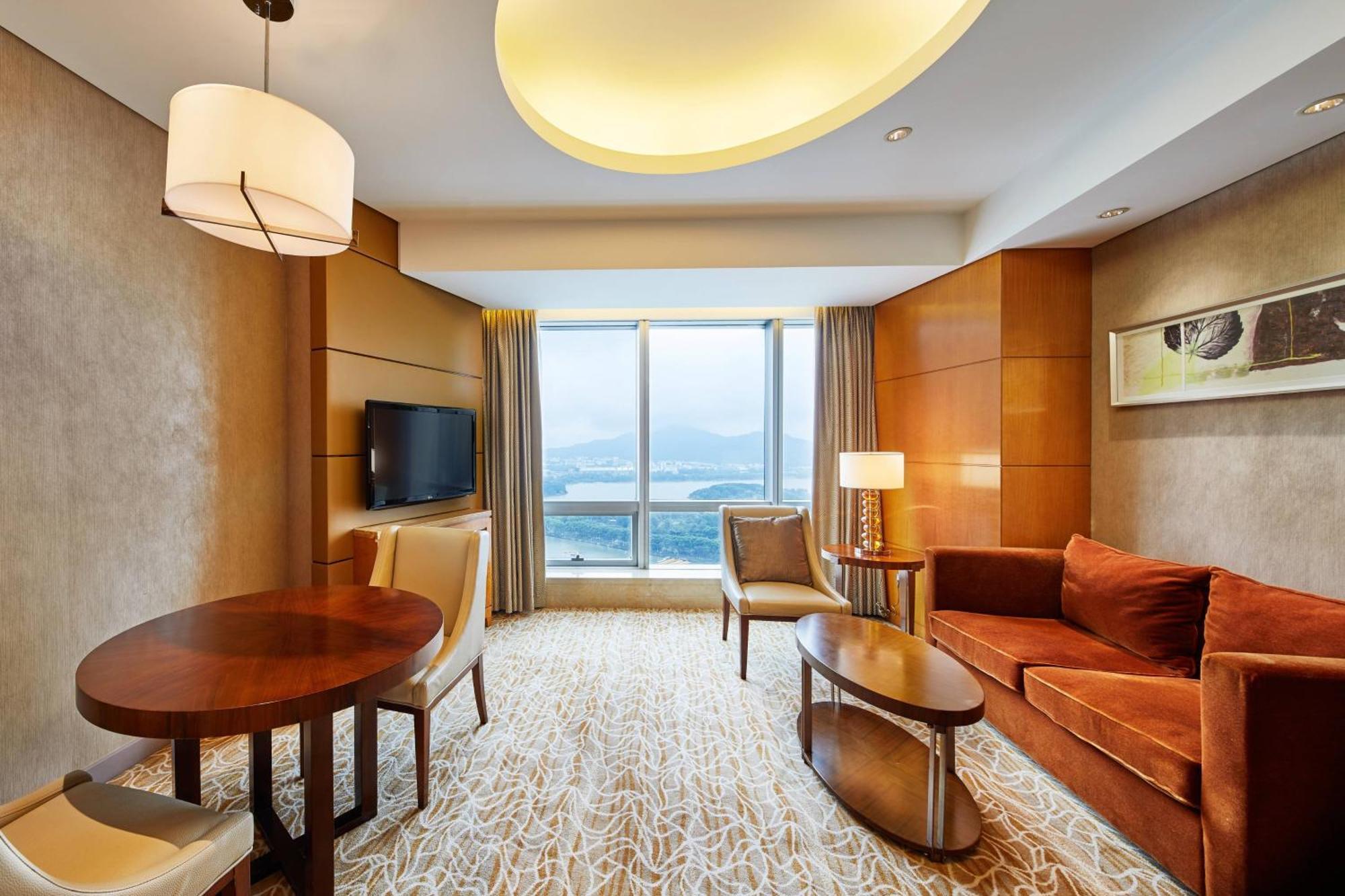 The Westin Nanjing Xuanwu Lake Экстерьер фото