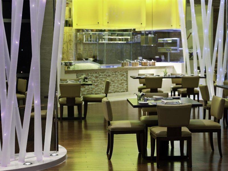 The Westin Nanjing Xuanwu Lake Экстерьер фото