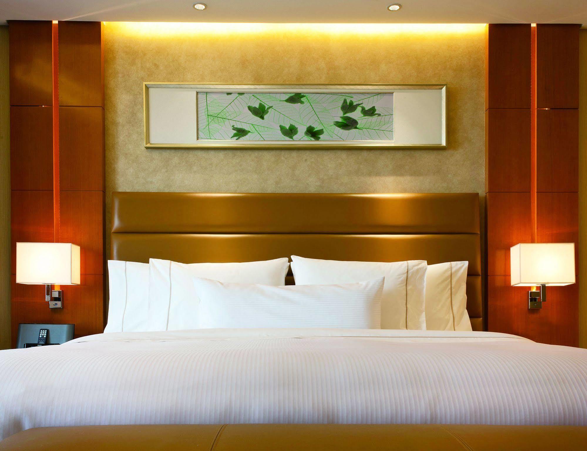 The Westin Nanjing Xuanwu Lake Экстерьер фото