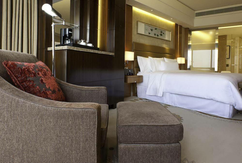 The Westin Nanjing Xuanwu Lake Экстерьер фото